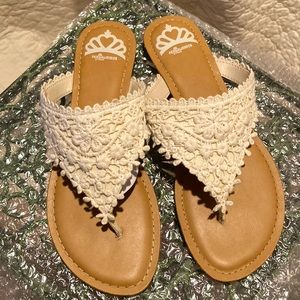 Fergalicious by Fergie lace sandal